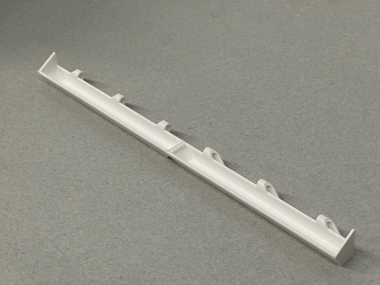 Clip-On Feed Catcher for Game Bird Feeders