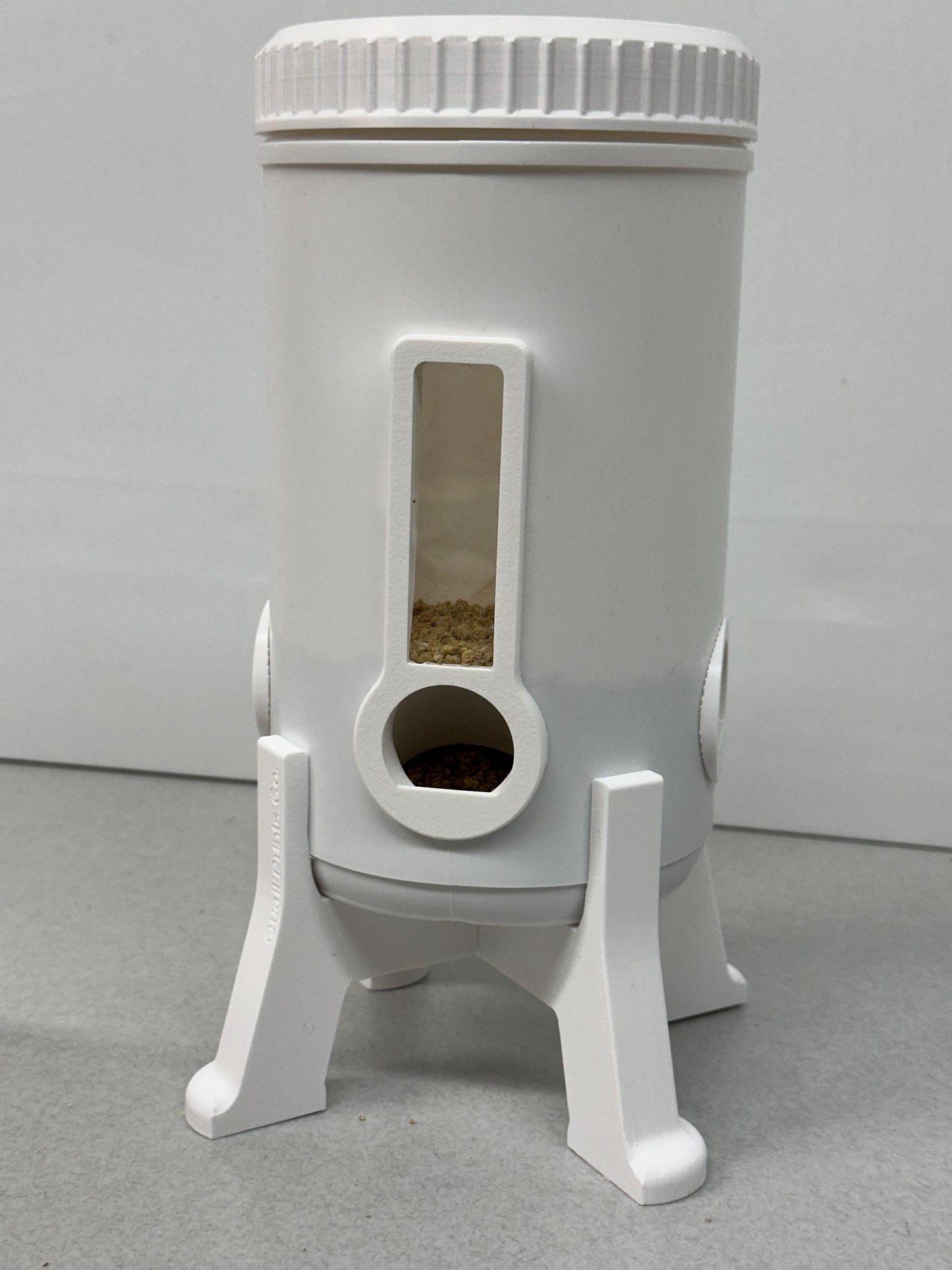 Quail Feeder with Side Glass Viewing Window (2.6 Quart)