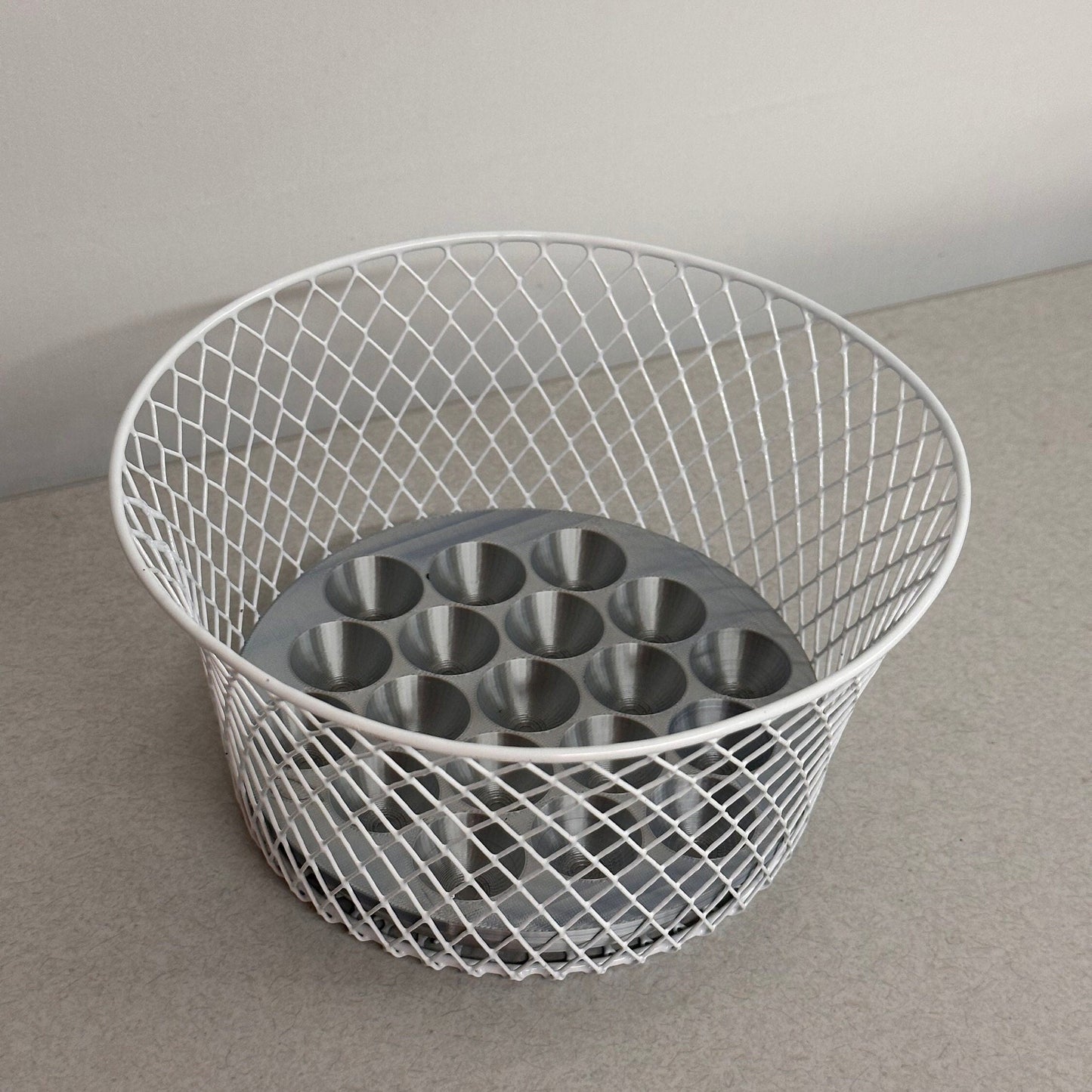 Farmhouse Wire Basket with Quail Egg Tray