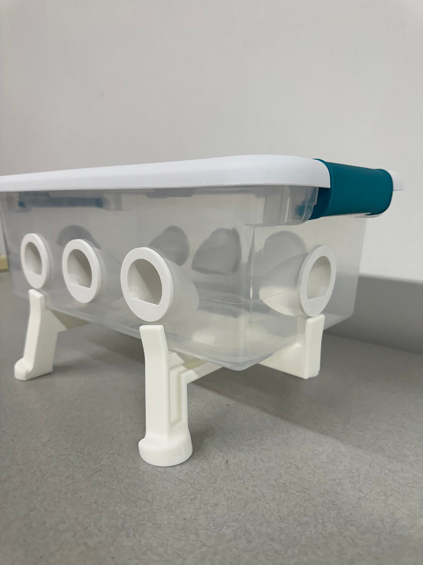 Quail Feeder Tub with 8-Feed Saver Ports