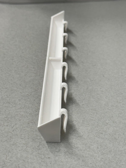 Clip-On Feed Catcher for Game Bird Feeders